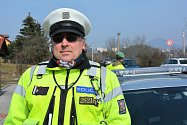 Policista Filip Hloušek slouží v České Lípě na dopravním inspektorátu, u dohledu nad silničním provozem.