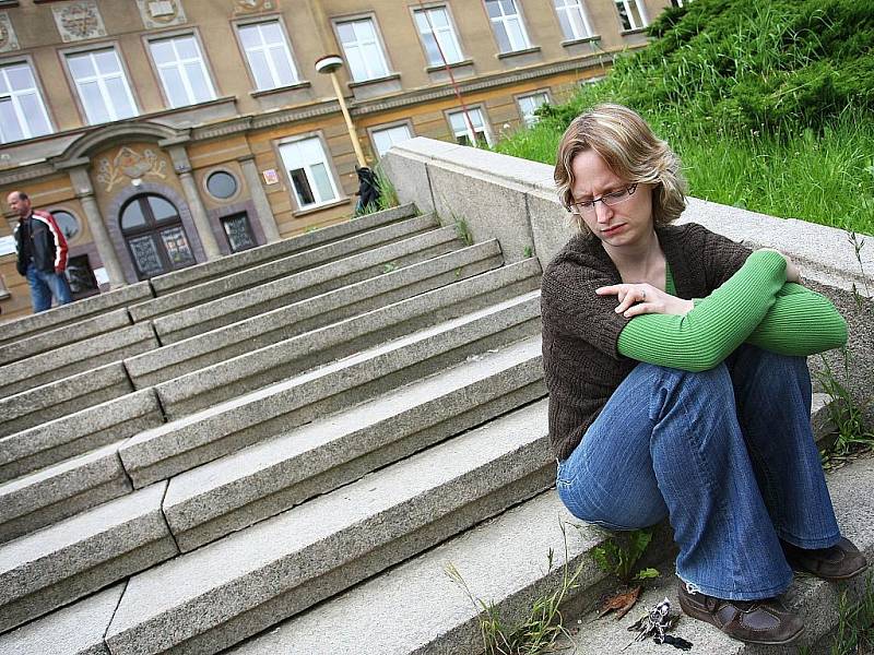 Nahlášená výbušnina v budově Střední průmyslové školy v České Lípě zaměstnala opět českolipské policisty a studenty vyhnala na dvě hodiny před budovu.