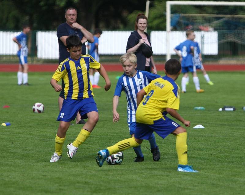 Pohár OFS Česká Lípa: Mimoň (žlutá) - Arsenal U 11 1:0.