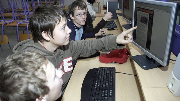 Kvůli možnosti sázet po internetu je realitou, že je vyzkouší i děti a dospívající.