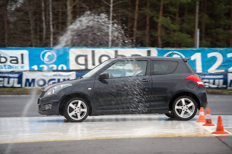 První kurz bezpečné jízdy se uskutečnil v neděli 6. ledna 2019 na autodromu v Sosnové u České Lípy.