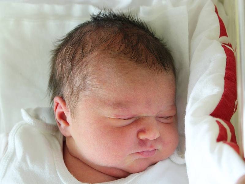 Rodičům Michaele Bobincové a Janu Podešvovi ze Zahrádek se v pátek 17. února ve 21:17 hodin narodila dcera Adélka Podešvová. Měřila 50 cm a vážila 3,12 kg.