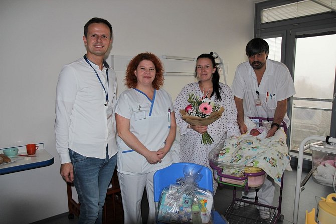 Pouze den před Štědrým dnem přišel na svět v porodnici Nemocnice s poliklinikou Česká Lípa (NsP) krásný a zdravý chlapec Jakub.