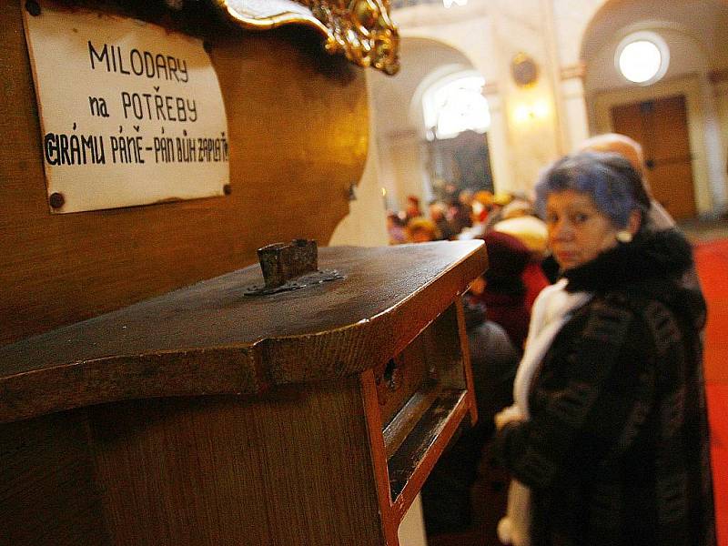 V kostele Navštívení Panny Marie v Horní Polici se v sobotu konala děkovná bohoslužba u příležitosti devadesátých narozenin Mons. Josefa Stejskala.