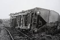 24. srpna 1975 ujelo ze stanice Mlýny patnáct vagónů s uhlím. Obří kolos se snažil zastavit strojvedoucí „pomocné“ lokomotivy Milan Šulc.