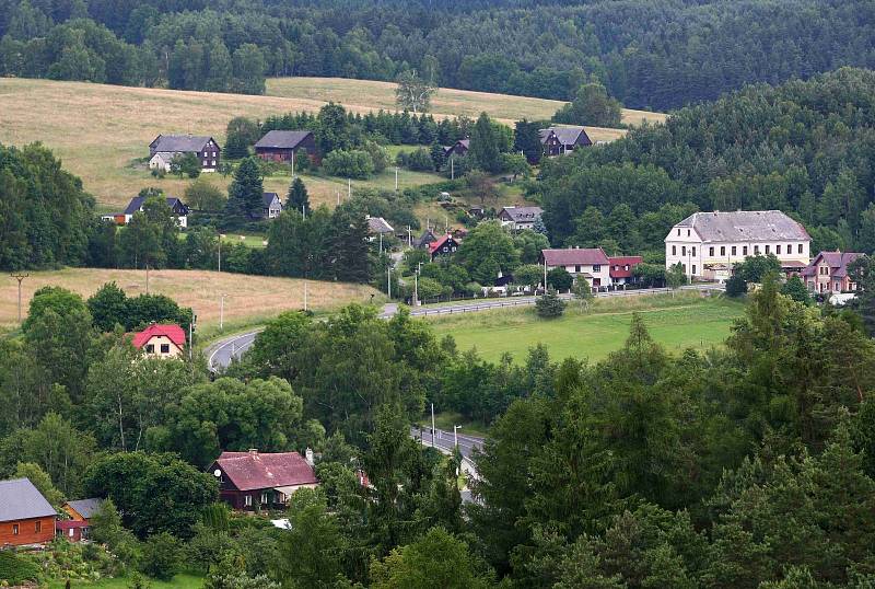 Celý tento týden bude mimořádně přístupná středověká věž na Lemberku, odkud je nádherný rozhled do okolí.