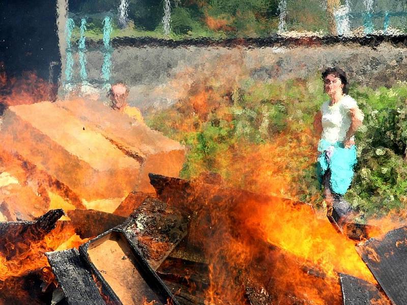 Višňová Minkovice Poustka Víska šestý den po povodni. 