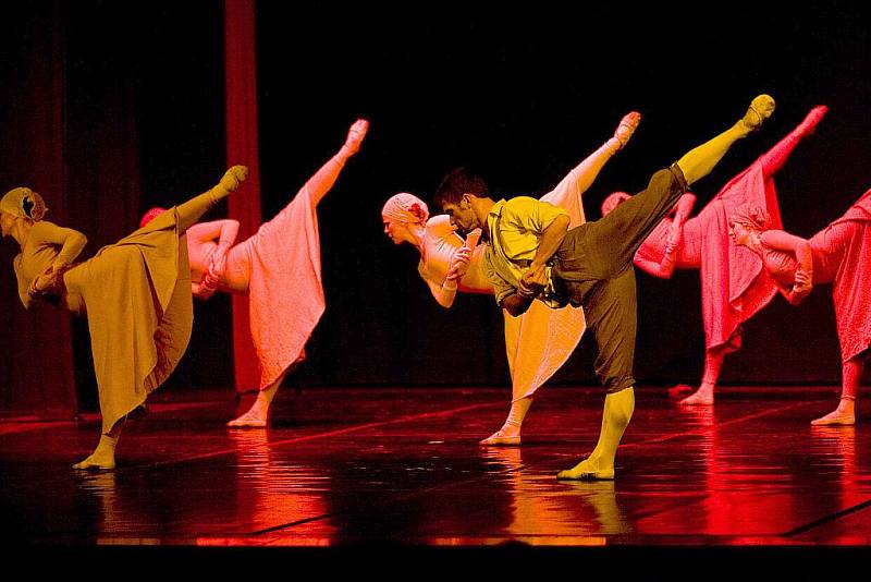 Marnotratné vandrování představili členové Ballet Magnificat! Omega divákům Jiráskova divadla v české Lípě. 