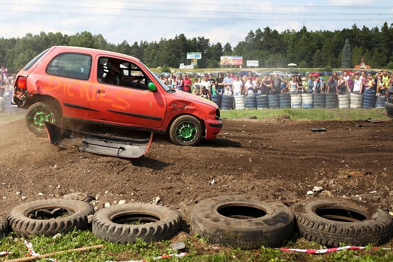 Destruction derby na autodromu. Den druhý.