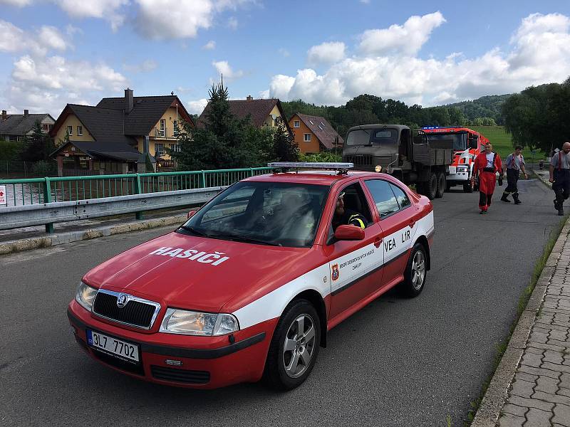 Povodně zaměstnaly i dobrovolné hasiče v Zákupech.