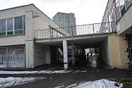 Areál na sídlišti Sever v České Lípě, pod nímž se ukrývá léta utajený socialistický podzemní kryt. Foto z 20. ledna 2023.