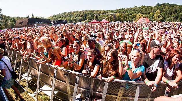 Festival putuje o prázdninách po osmi památkách v Čechách a na Moravě.