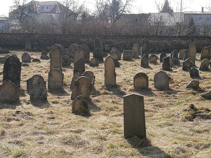 Židovský hřbitov.