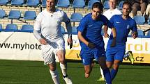 Vyškovský B tým (bílé dresy) postoupil do čela tabulky I. A třídy – skupiny B. Vyneslo ho tam vysoké vítězství nad Moravanem Lednice 5:1.