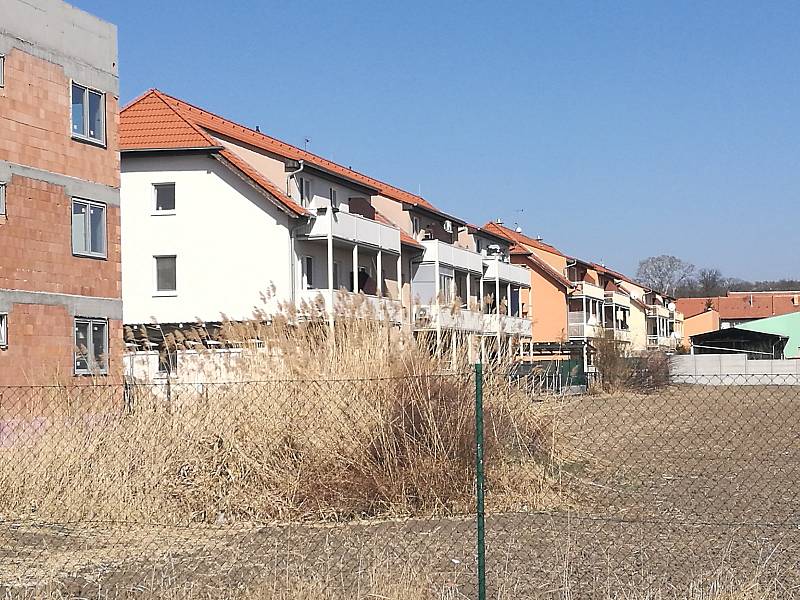 Aktuální výstavba bytových domů v lokalitě na Zelnici.