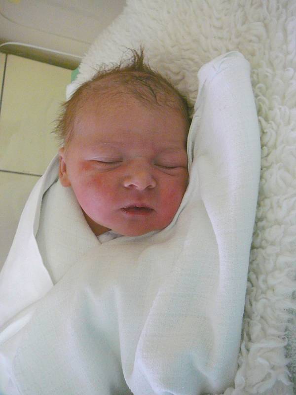 Kristýna Šlahorová, 51 cm, 3670 g, 27. listopadu 2014, Slavkov u Brna, Nemocnice Vyškov