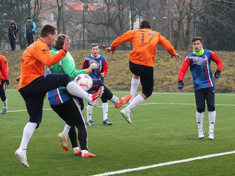 V přípravném utkání prohráli fotbalisté Tatranu Rousínov na umělém trávníku ve Vyškově s divizním FK Blansko 2:6.