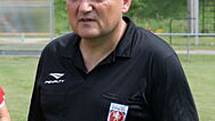 Miloslav Brtníček ukončil více než čtyřicetiletou kariéru fotbalového rozhodčího.