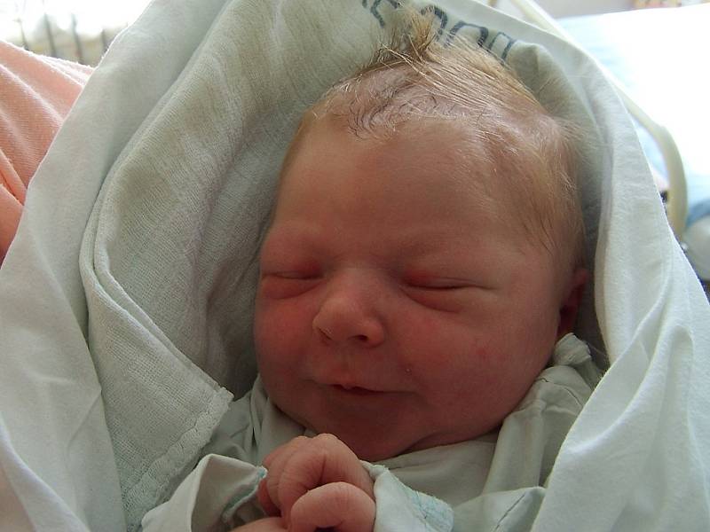 Matěj Pospíšil, 51cm, 3,86kg, 8. dubna 2009, Vyškov