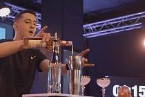 Vášní Oleksandra Pavliuka jsou barmanské soutěže.