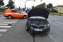 Při nehodě ve Vyškově se srazila dodávka s osobním autem.