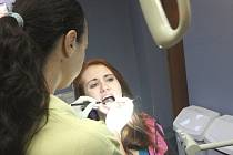 Zubařů je kritický nedostatek. Ilustrační foto.