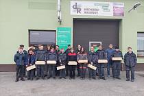 Výrobní družstvo Dřevodílo Rousínov pokračuje v podpoře žáků oboru truhlář.