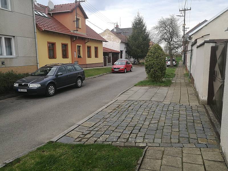 Smetanova ulice v Ivanovicích na Hané.