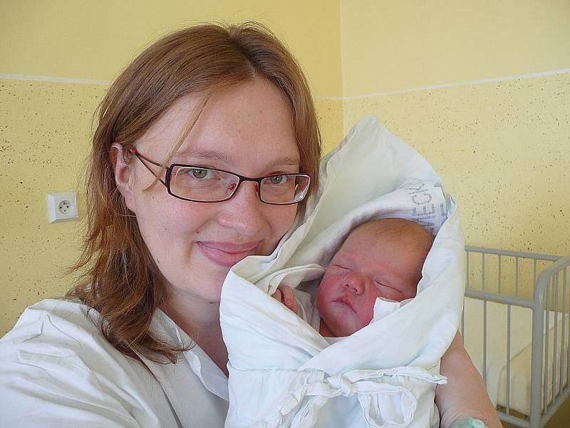 Markéta Kujalová s maminkou Ludmilou, 52 cm, 4,68 kg, 1. prosince 2010, Vyškov