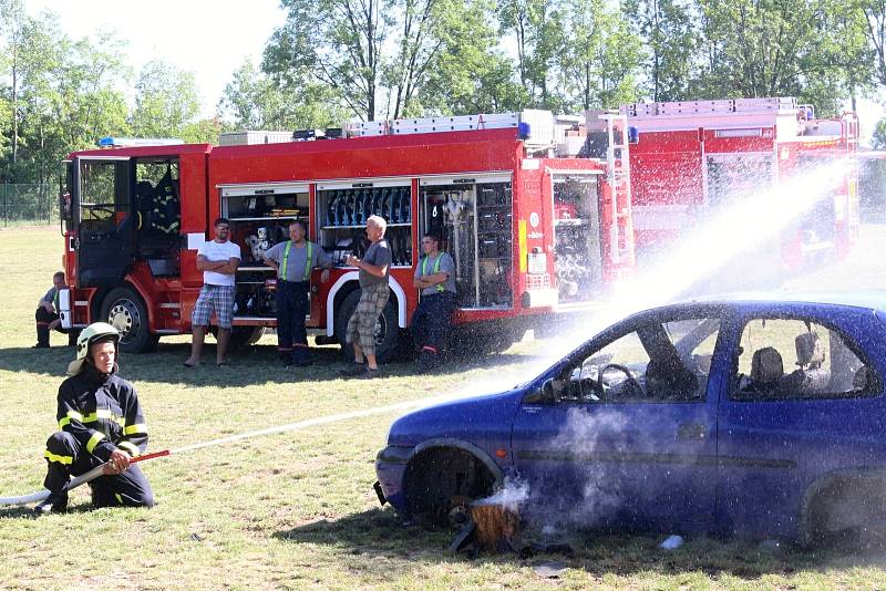 V Drysicích slavili výročí tamních dobrovolných hasičů. Ukázky předvedli i hasiči z Vyškova.