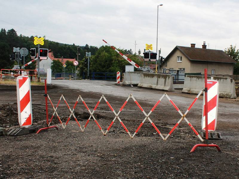 Rekonstrukce křižovatky v Nesovicích je už takřka u konce. Obyvatele obce ale její nová podoba příliš nenadchla.