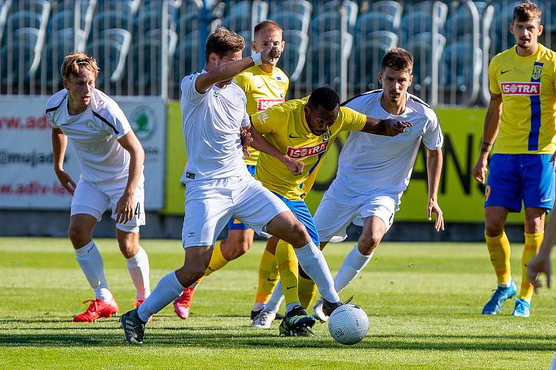 Vyškovští fotbalisté (v bílém) prohráli ve třetím kole FORTUNA:NÁRODNÍ LIGY v Opavě.