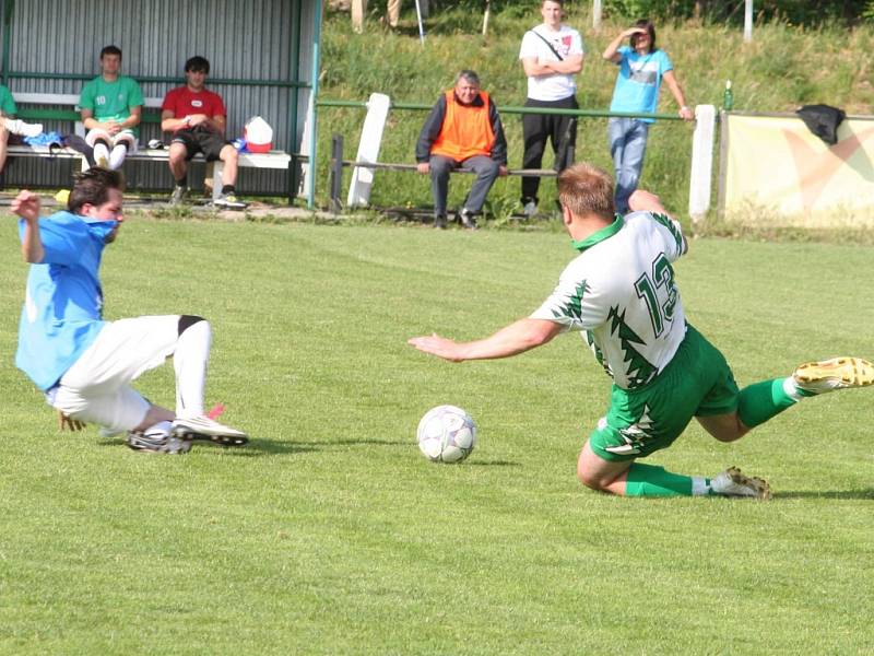 Fotbalisté Rousínova zdolali Rájec-Jestřebí 1:0.