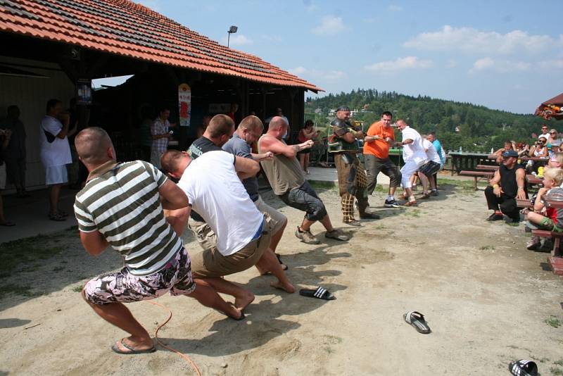 Tradiční akce s názvem Olšany open na Farmě Bolka Polívky se letos nesla ve znamení veřejného natáčení filmu Hon. Bohatý program vyvrcholil jeho premiérou.