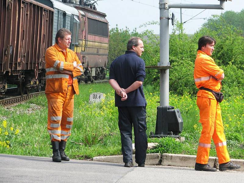 Smrtelná nehoda na přejezdu v Rousínově. 