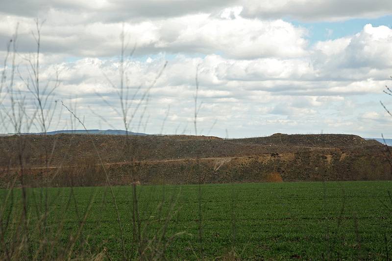 Skládka ve Vážanech nad Litavou.