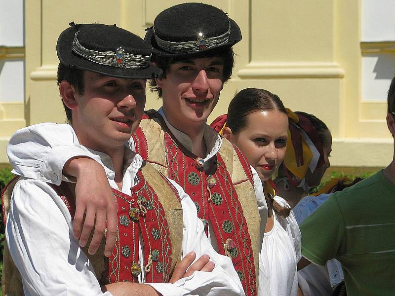 Folklorní odpoledne na slavkovském zámku.