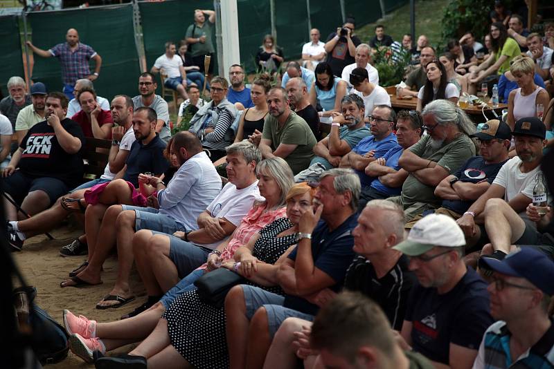 Populární politický pořad Kecy a politika zavítal na svých cestách do Lulče.