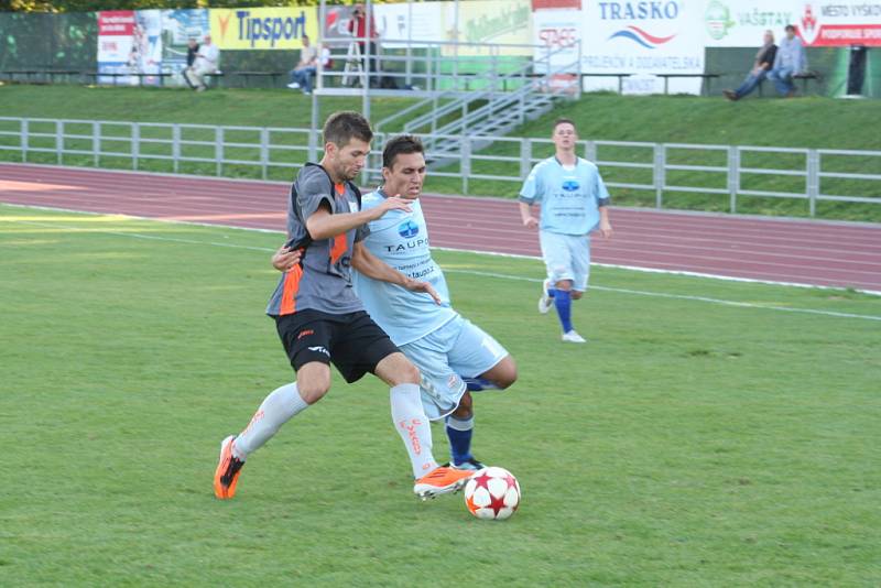 V utkání moravskoslezské fotbalové divize MFK Vyškov porazil FC Vracov 1:0 brankou Richarda Dostálka z pokutového kopu. 0:0.