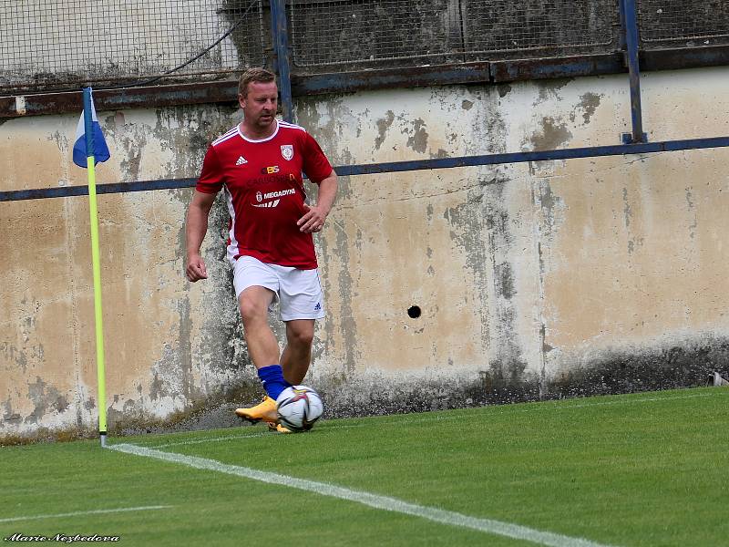 Při příležitosti devadesáti let fotbalu v Drnovicích zažil tamní stadion exhibiční fotbalový zápas.