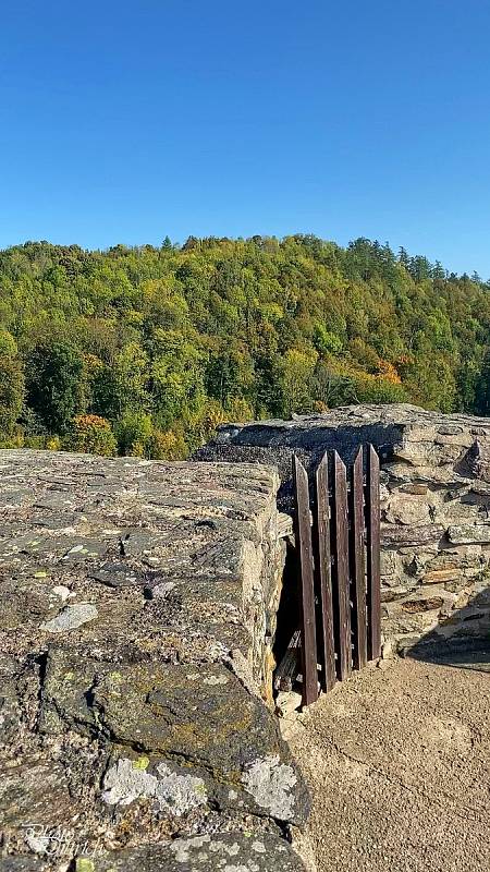 Hrad Svojanov na Svitavsku si mohou zájemci prohlédnou o víkendu 29. a 30. října při oživlých prohlídkách.