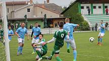 V krajském přeboru fotbalistů porazil Tatran Rousínov doma FC Boskovice 3:1. Klub předal dárek Liboru Kupčíkovi, který po 24 letech v Tatranu ukončil kariéru.