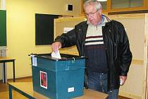 Volby v jednom z vyškovských volebních okrsků. 