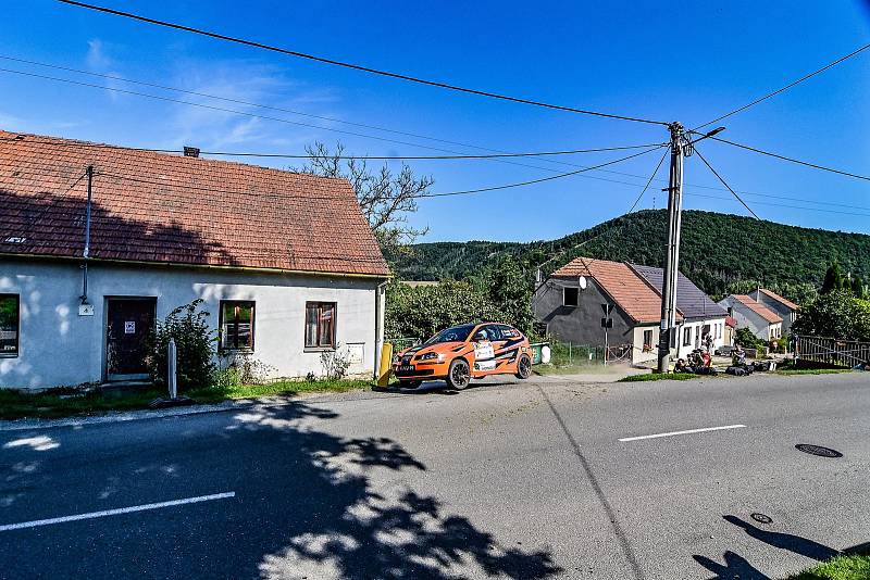 Rally Vyškov se konala o třetím zářijovém víkendu. Na start se postavila stovka posádek. Snímky pocházejí z Topolanska, Račicka a také z depa.