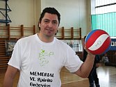 Trenér a manažer volejbalistů Sokola Bučovice, kteří hrají druhou ligu, Zbyněk Čížek.