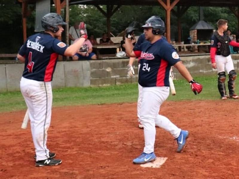 V utkání baseballové kvalifikace o extraligu splnila Olympia Blansko v Bučovicích roli favorita. Pelikány porazila 13:4.