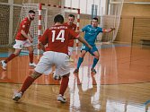 V přátelském futsalovém utkání Amor Kloboučky Vyškov (modří) porazil český národní tým neslyšících hráčů 10:8.
