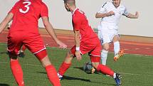 Ve 3. kole jarní částí Moravskoslezské ligy porazili fotbalisté MFK Vyškov (bílé dresy) doma FK Hodonín 2:1.