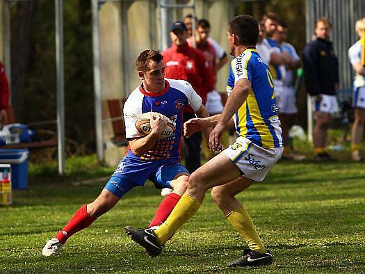 Ragbisté JIMI Vyškov (modré trenýrky) v utkání s Petrovicemi.