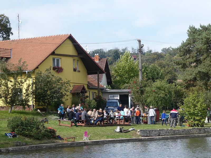 V sobotu 3. října pořádal Spolek Vítovický rybník veřejné rybářské závody pro děti i dospělé.